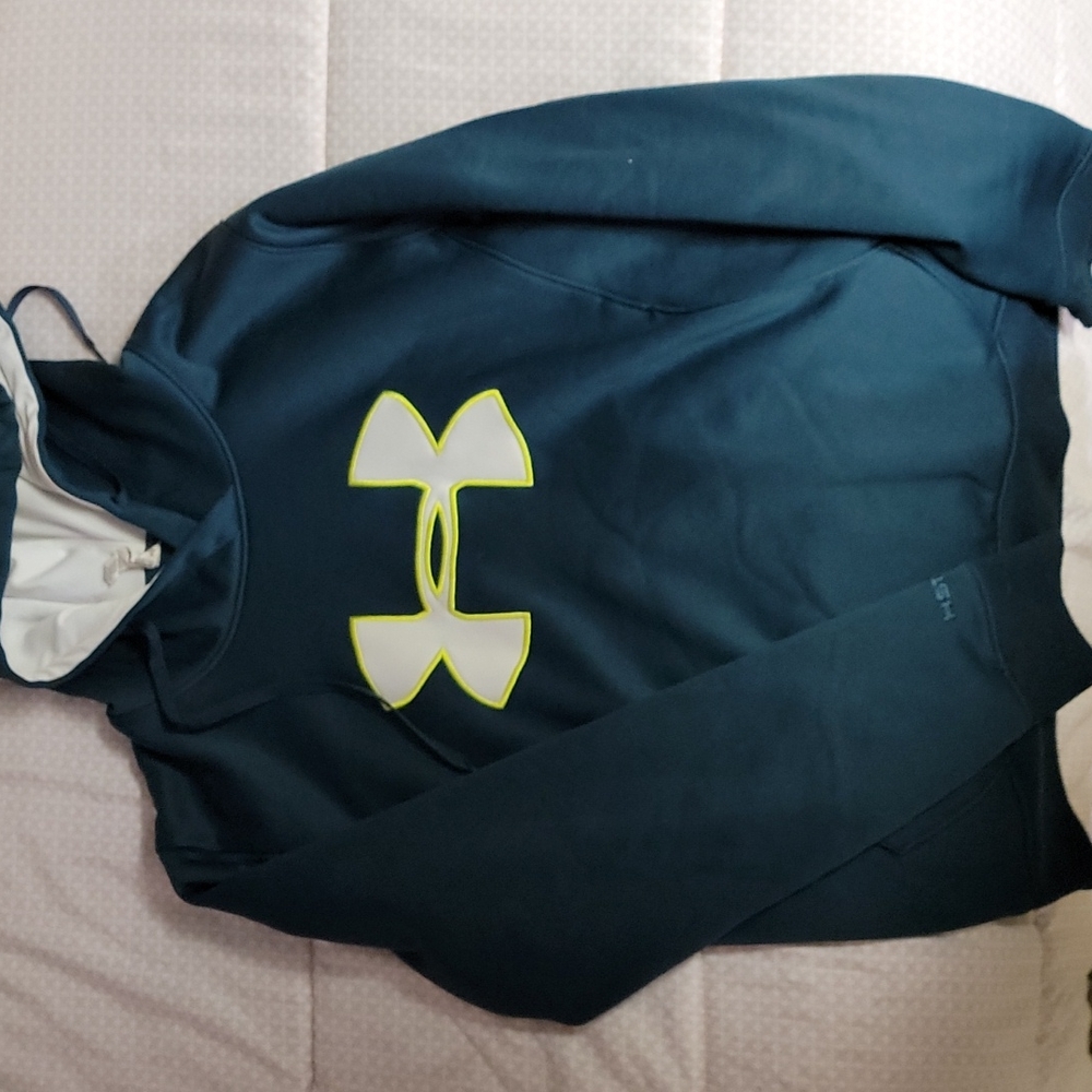 UA sweatshirt